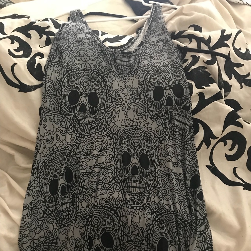Adorable skull dress 🖤